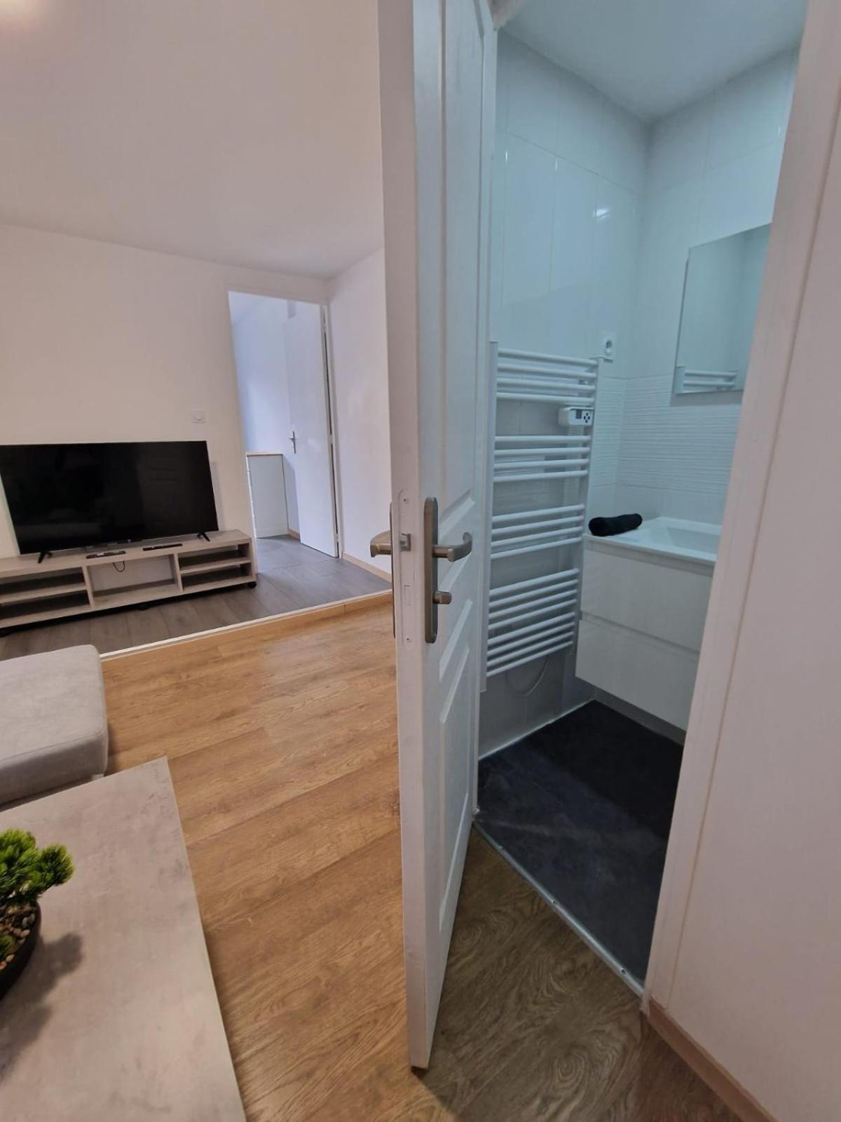 Appartement Hyper Centre Cosy Avec Balcon Châteaudun Exteriör bild