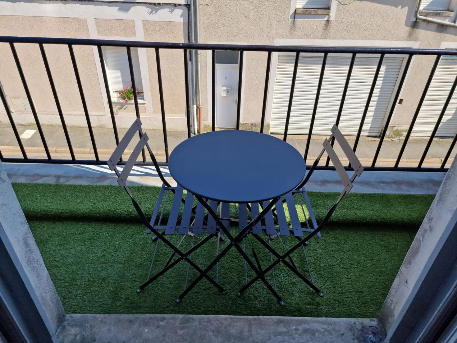 Appartement Hyper Centre Cosy Avec Balcon Châteaudun Exteriör bild